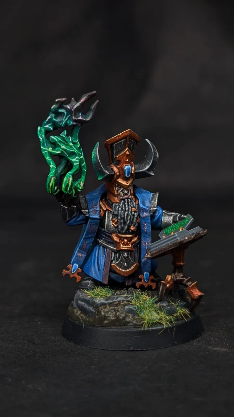 Figurine de Forgedémon Helsmith of Hashut peints à la main par Fifty Minis Studio